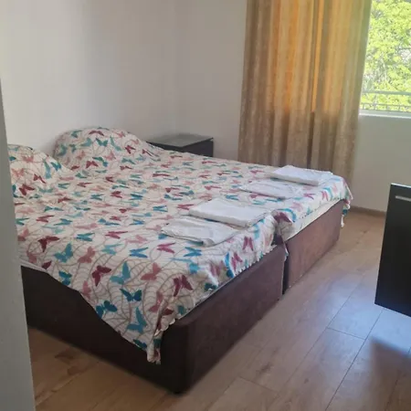 Къща За Гости Ravda Pensiune 3*
